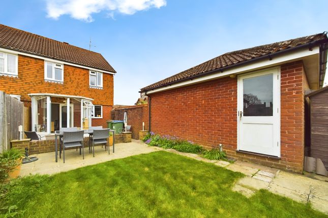 Thumbnail Semi-detached house for sale in Earlswood Close, Horsham