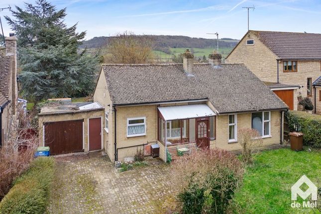 Thumbnail Bungalow for sale in Gretton Road, Winchcombe, Cheltenham