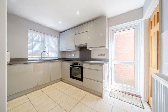 4, Harlands Grove, Orpington photo 4