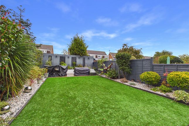 Scarletts Close, Essex photo 4