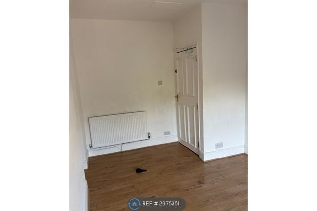 Flat, Richmond Road, Taunton photo 2