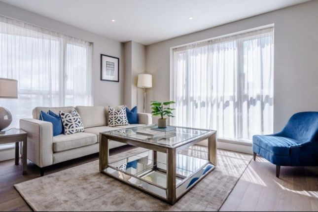 Flat to rent in Circus Apartments, Westferry Circus, Canary Wharf, London