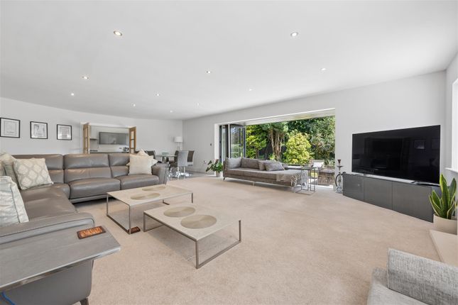 3, Winmarith Drive, Altrincham photo 4