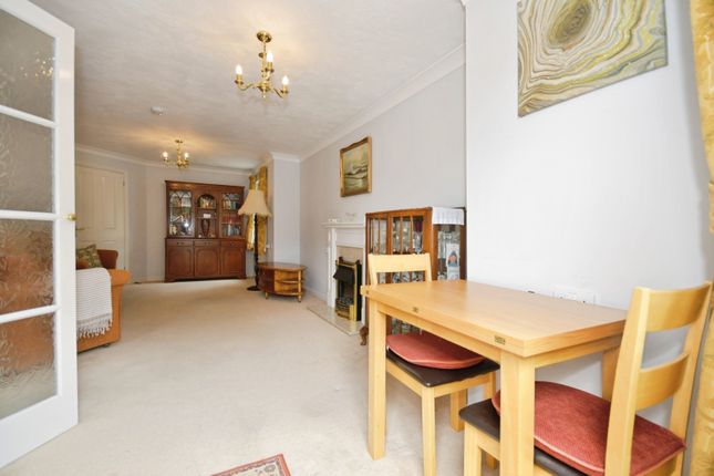 10, Stephenson Court, Chesterfield photo 3
