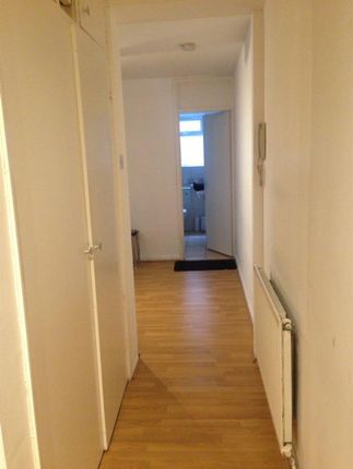 Albany Court, Alexandra Grove photo 3