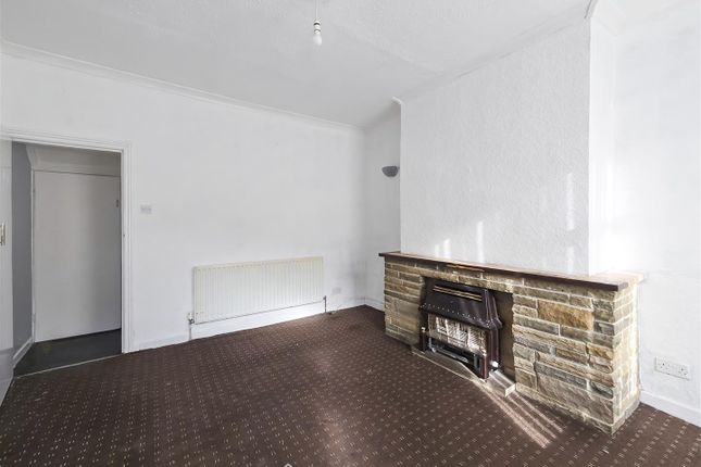 Lightcliffe Road, Huddersfield photo 3