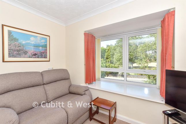 Avalon Court, Horndean Road, Emsworth photo 4