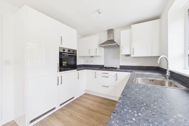 27 Cooke Way, Lydney photo 2