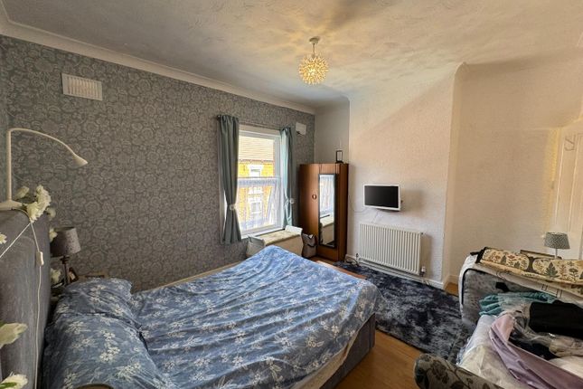52, Hugh Street, Castleford photo 4