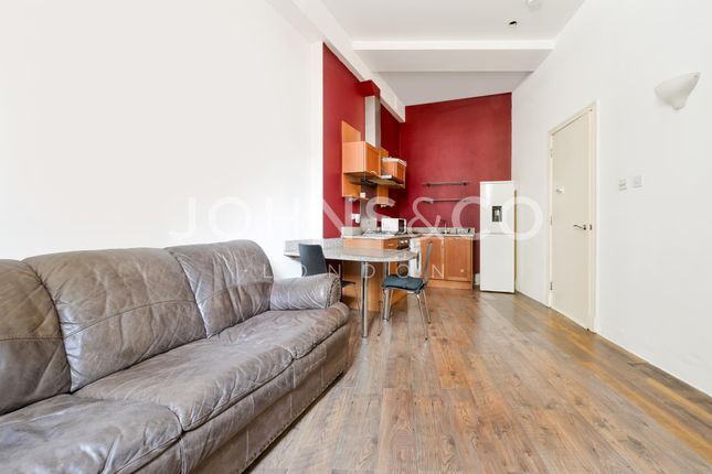 Flat 12 Chandlery House 40, Gowers Walk, London photo 4