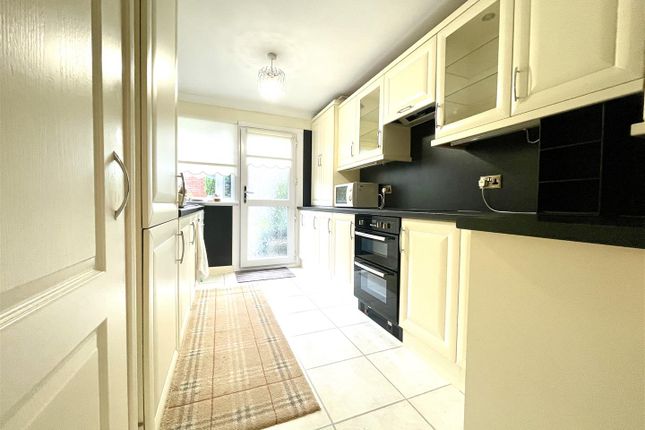 23, Arncliffe Drive, Barnsley photo 3
