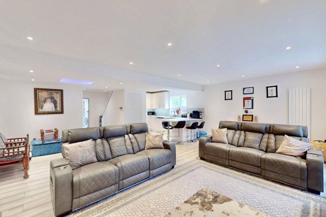 40A,, Oriental Road, Surrey photo 3