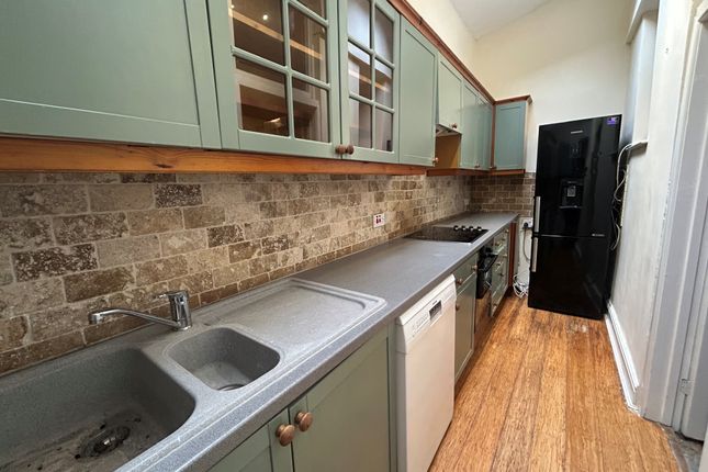 16, BRISTOL photo 2