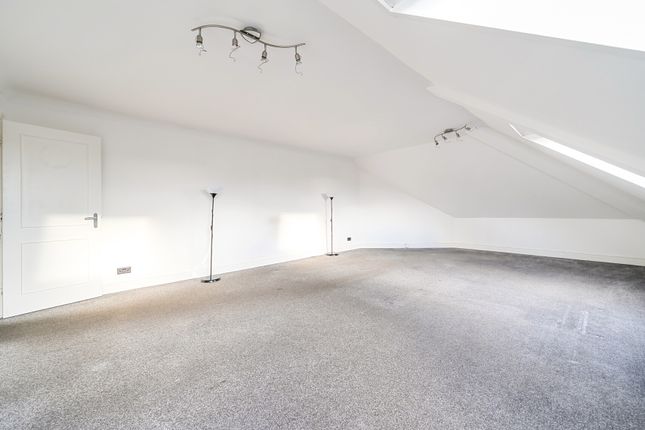 67, French Apartments, Purley photo 2