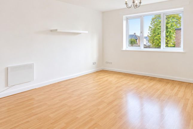 20, Linwood Crescent, Middlesex photo 2