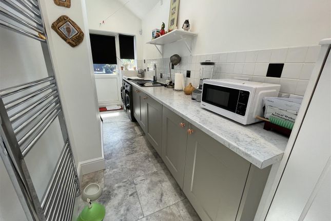Terraced house for sale in Broadway, Abington, Northampton
