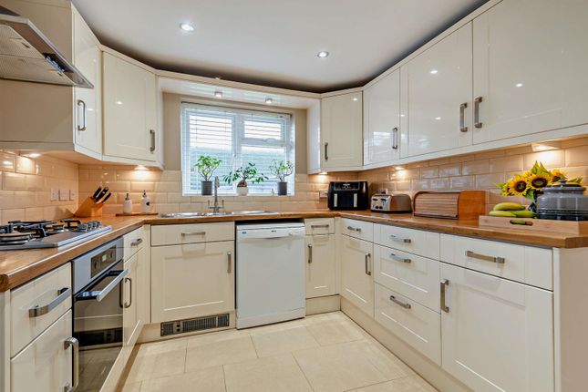 5, Bracken Way, Chobham photo 2