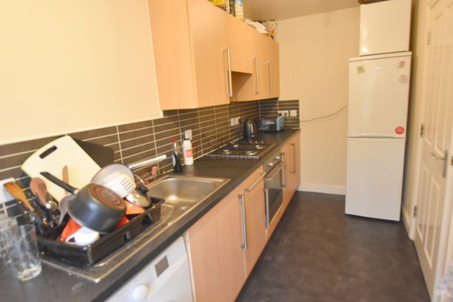 End terrace house to rent in Marmion Road, Nottingham