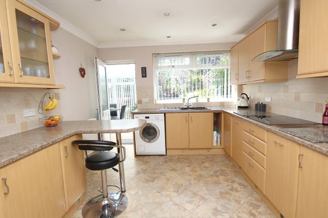 4, Viewside Close, Wimborne photo 4