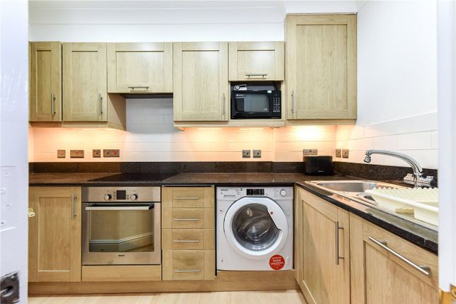 Flat 4, 31-34,, St. Andrew's Hill, London photo 2