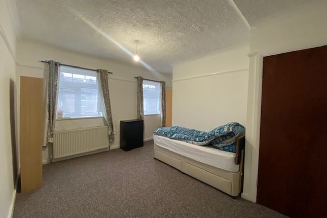 End terrace house to rent in Addington Road, Croydon, Croydon