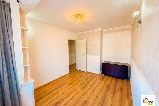 189, Third Avenue, Dagenham photo 4