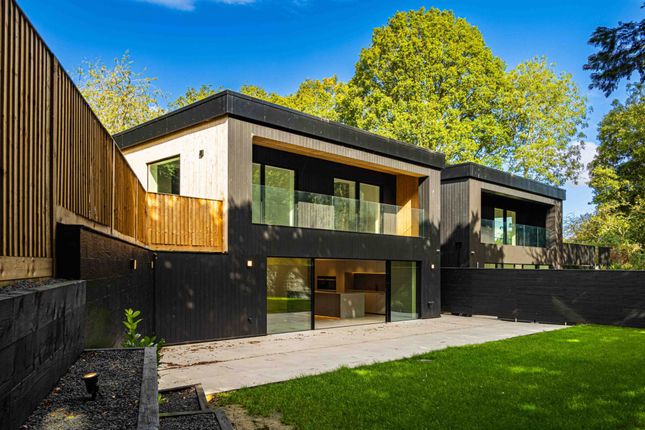Thumbnail Semi-detached house to rent in Fairydell Close, Kings Langley