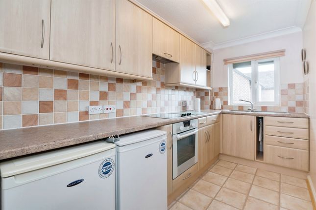 19, Lincoln Court, Sharon Road, Southampton photo 3