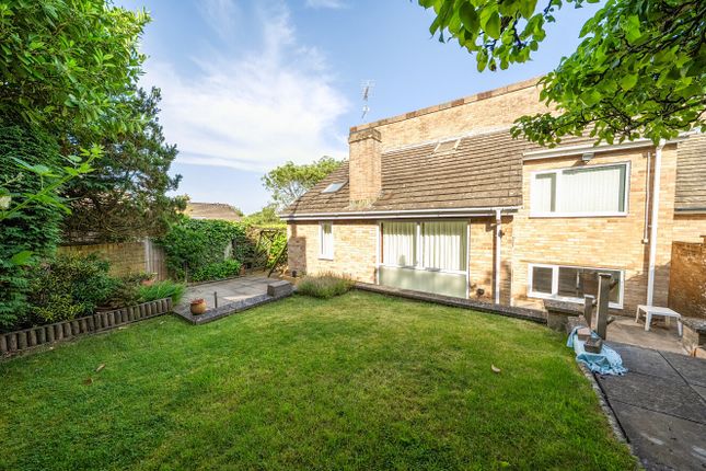 8, Lawrence Close, Cheltenham photo 4