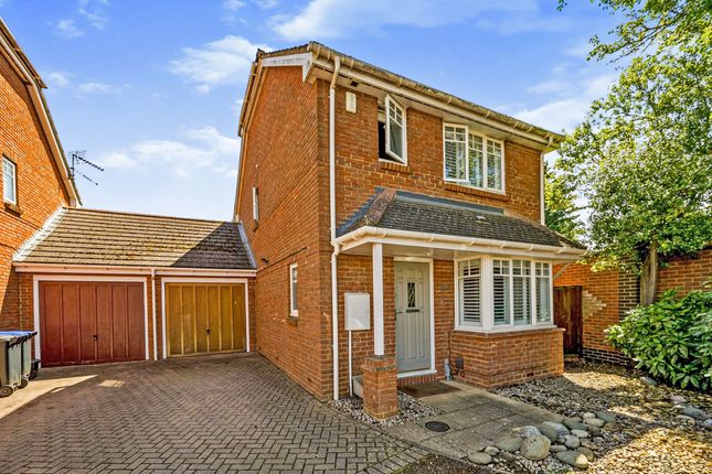 Thumbnail Link-detached house for sale in Willow Wood Close, Burnham, Slough