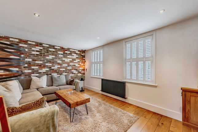 Laurel Cottage, Copthorne Bank, Crawley photo 4
