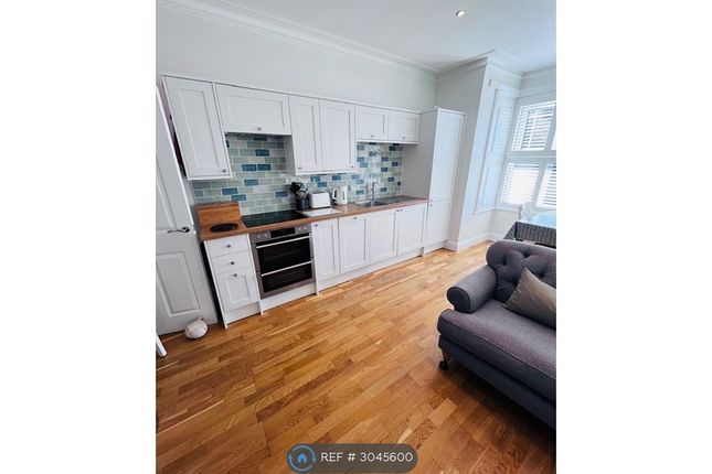 1-bed flat on Flat, Alrose Villa Highcliffe Road, Swanage, £1,200/mo