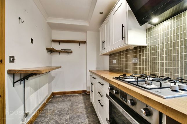 Crompton Road, Macclesfield photo 3