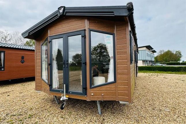 3-bed caravan on Appletree Country Park, Hubbert's Bridge, Boston, £39,995
