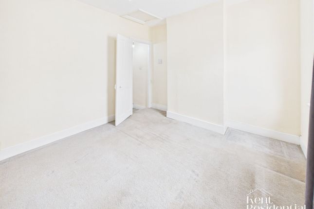 9 Herbert Road, Chatham photo 3