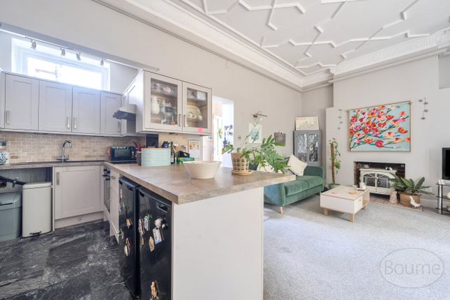 Flat 1, Chatsworth,, London Road, Liss photo 3