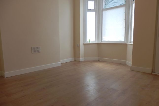 2, Norman Avenue, Warwickshire photo 2