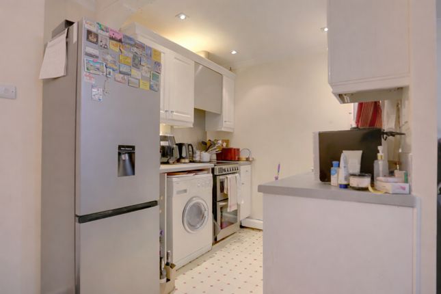 90, Mahon Close, Enfield photo 3