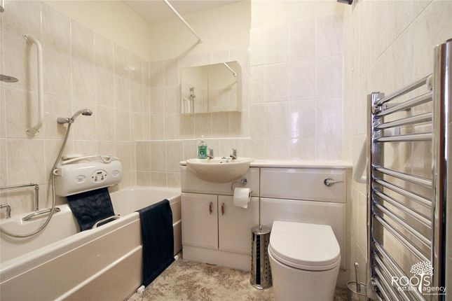 2, Ferndale Court, Berkshire photo 3