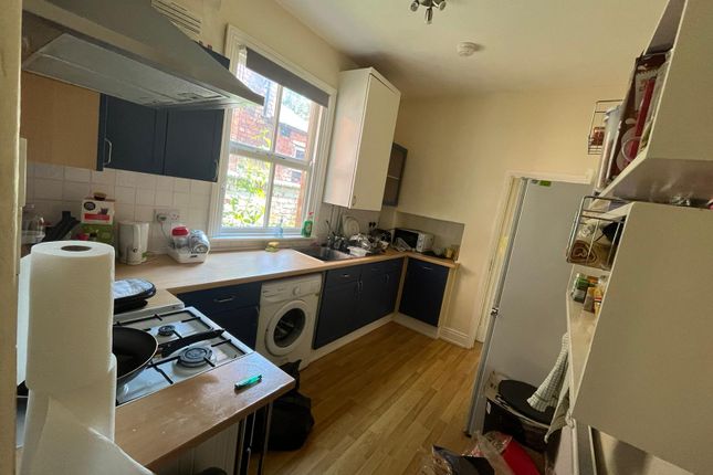 Terraced house to rent in Beaconsfield Road, Leicester