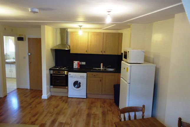 144 Drummond Street, London photo 4