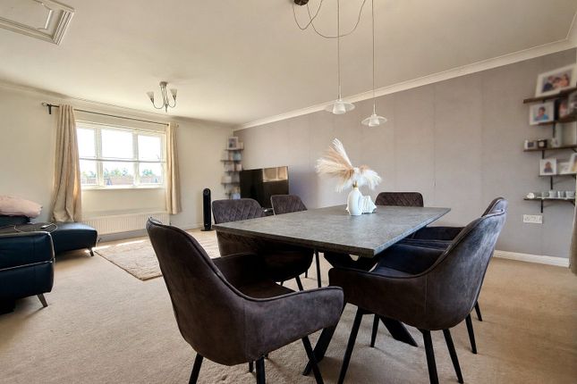 21, Galleon Road, Grays photo 3