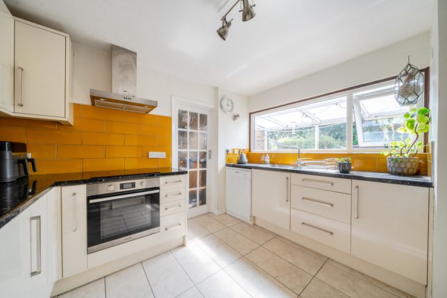 29, Linfields, Amersham photo 4