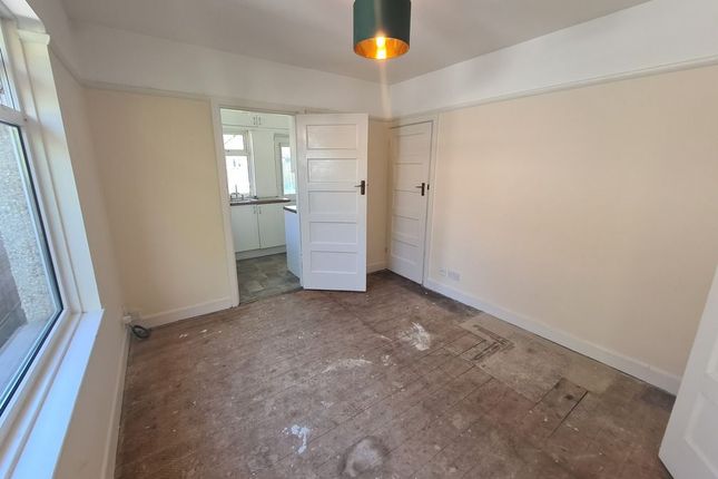 18, Sunset Road, Southampton photo 4