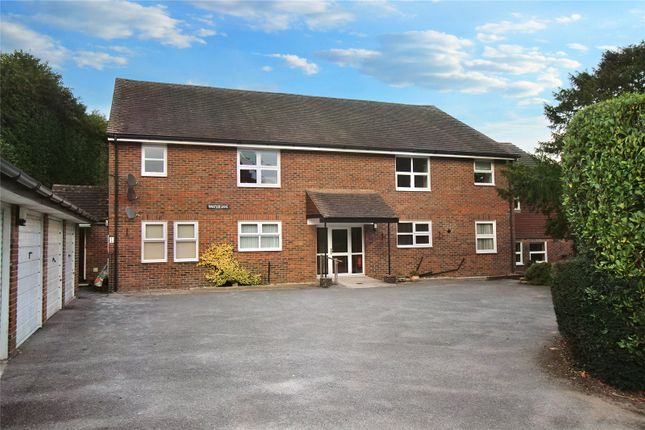 Thumbnail Flat to rent in Crowborough Hill, Crowborough, East Sussex