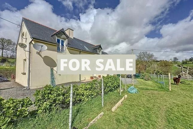 Detached house for sale in Le Petit-Celland, Basse-Normandie, 50370, France