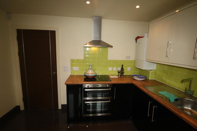 Flat B, 21, Chelwood Drive, West Yorkshire photo 2