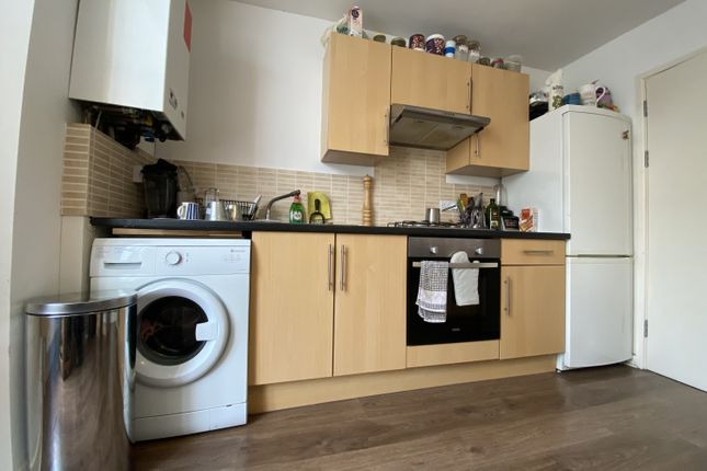 Flat 3, 16, Gold Street, Adamsdown, Cardiff photo 3