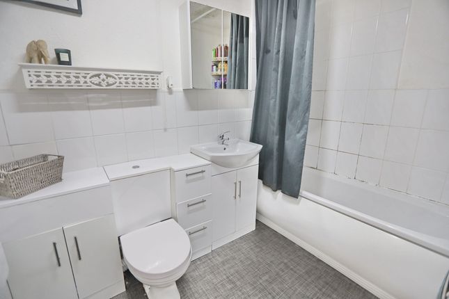 10 Blackfields Bury New Road, Salford photo 3