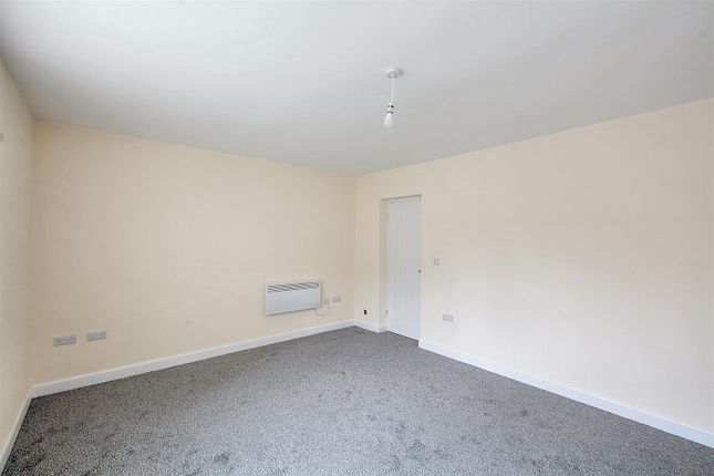 Flat 1, Roxby House, Derwent Crescent, Nottingham photo 4